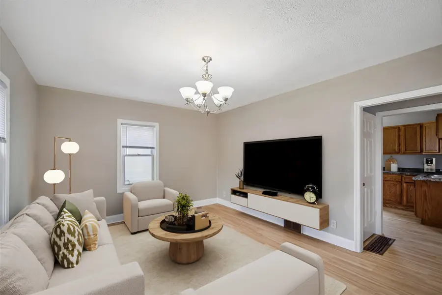 2057 Maple Street, Des Moines, IA 50317 - Image #2