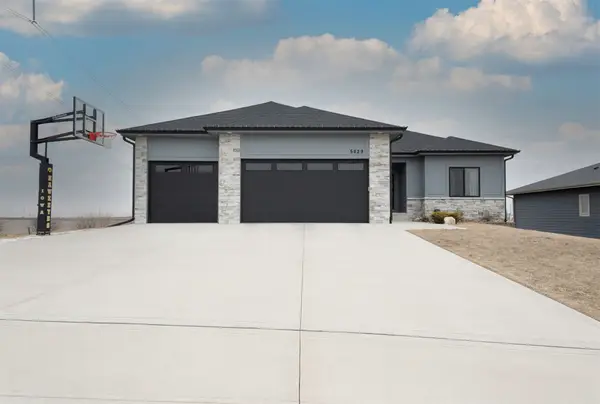 5629 147th Street, Urbandale, IA 50111