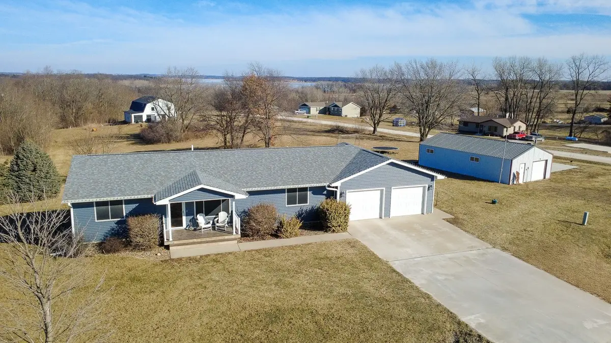 121 Valley View Drive, Knoxville, IA 50138 - #1