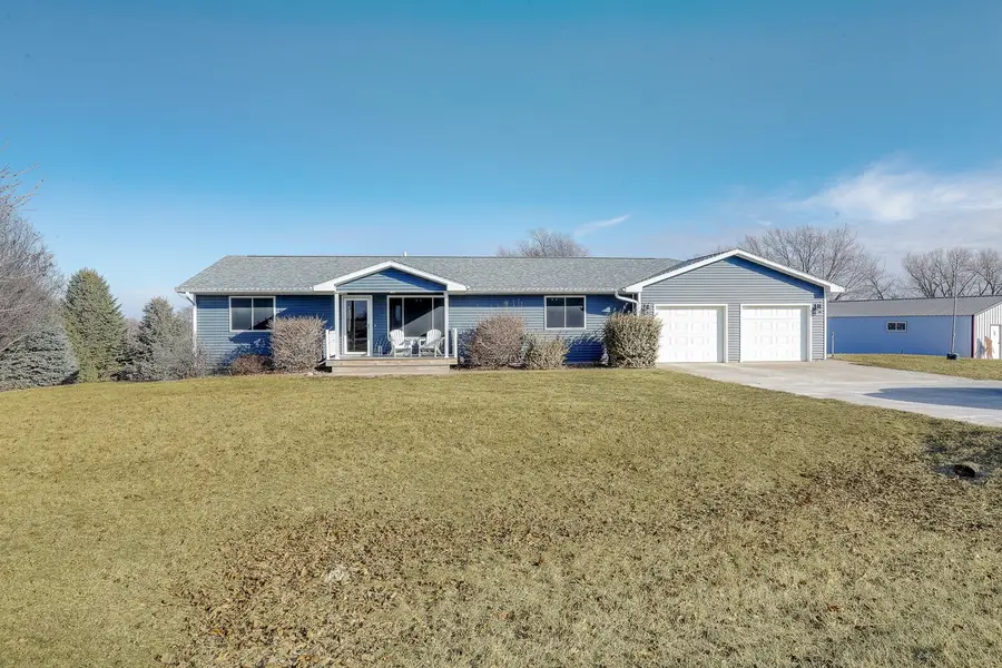 121 Valley View Drive, Knoxville, IA 50138 - #3