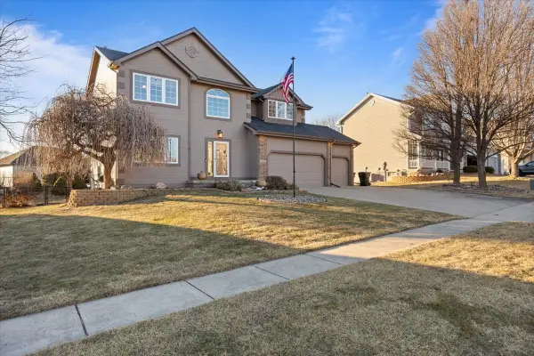 2206 NE Bel Aire Drive, Ankeny, IA 50021