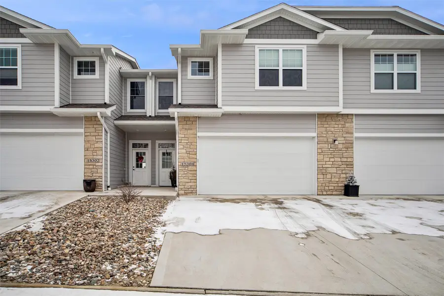 15304 Bellflower Lane, Urbandale, IA 50323 - Image #2