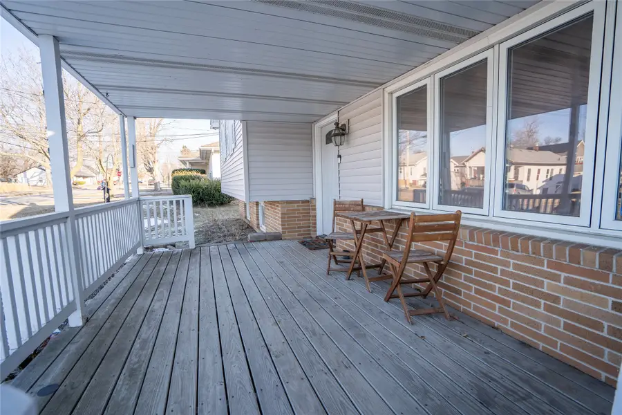 717 S 5th Avenue E, Newton, IA 50208 - Image #2