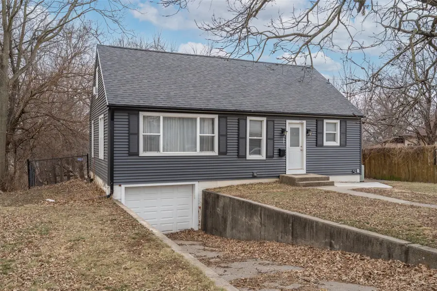 407 E Creston Avenue, Des Moines, IA 50315 - Image #2