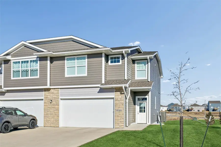 15301 Goldenrod Drive, Urbandale, IA 50323 - Image #2