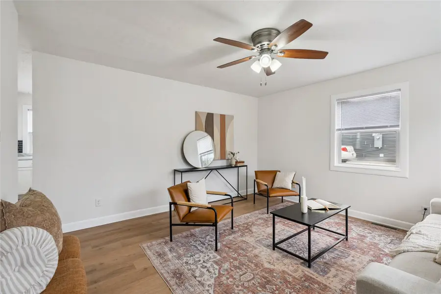 4016 E Seneca Avenue, Des Moines, IA 50317 - Image #2