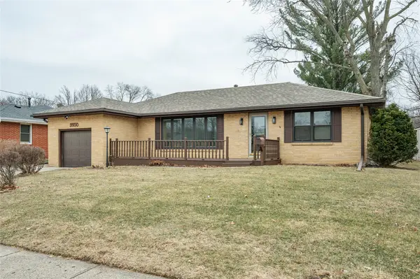 3900 Crestwood Road, Des Moines, IA 50310