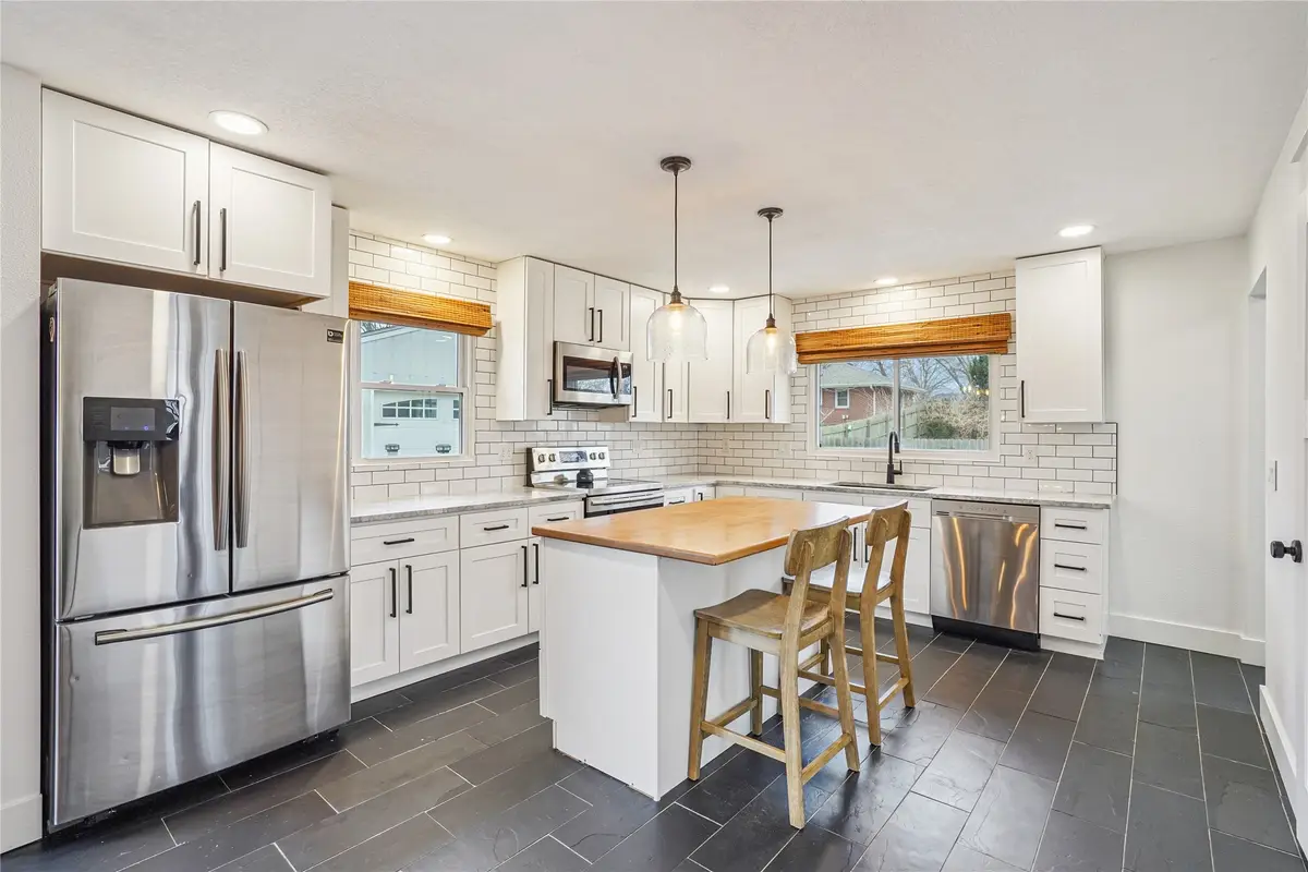 1007 E Franklin Avenue, Indianola, IA 50125 - Image #1