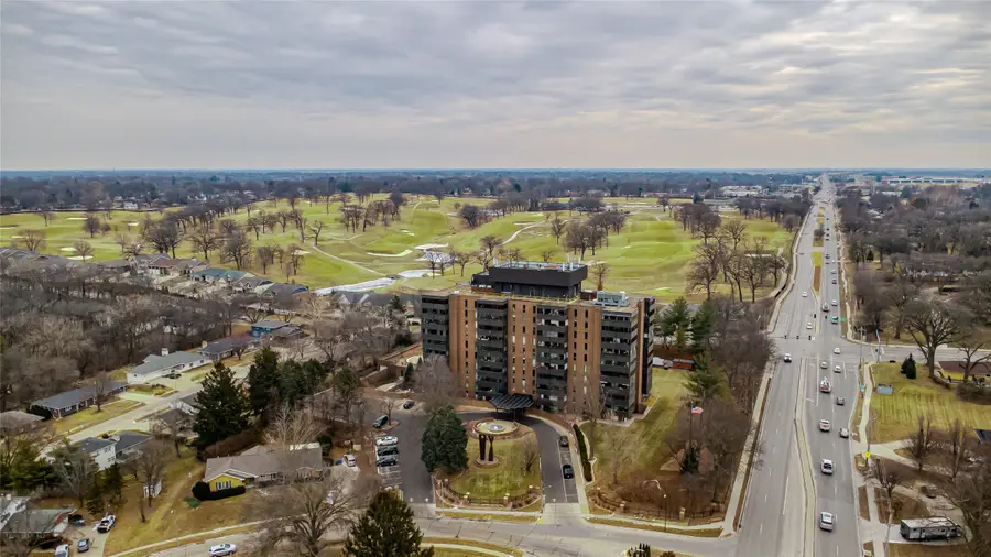 3131 Fleur Drive #208, Des Moines, IA 50321 - Image #2
