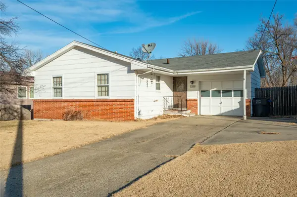 1104 E Thornton Avenue, Des Moines, IA 50315