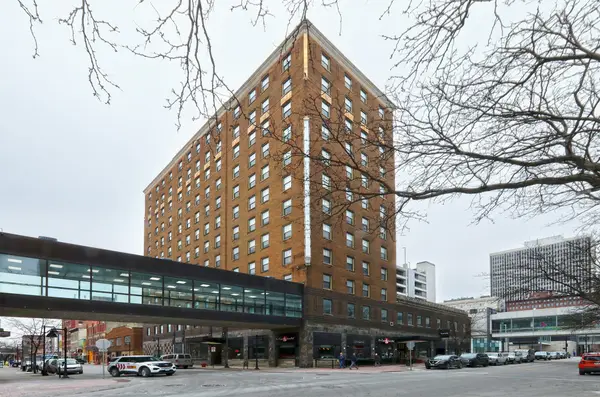 400 Walnut Street #304, Des Moines, IA 50309