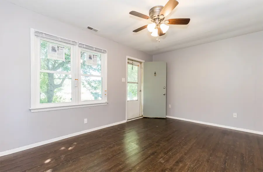 1018 Lewis Avenue, Des Moines, IA 50315 - Image #3