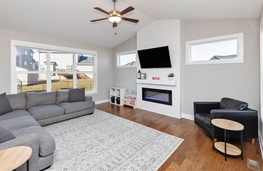 503 SE Alba Place, West Des Moines, IA 50265 - Image #2