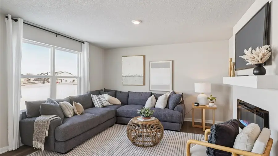 201 40th Street Sw, Altoona, IA 50009 - Image #2