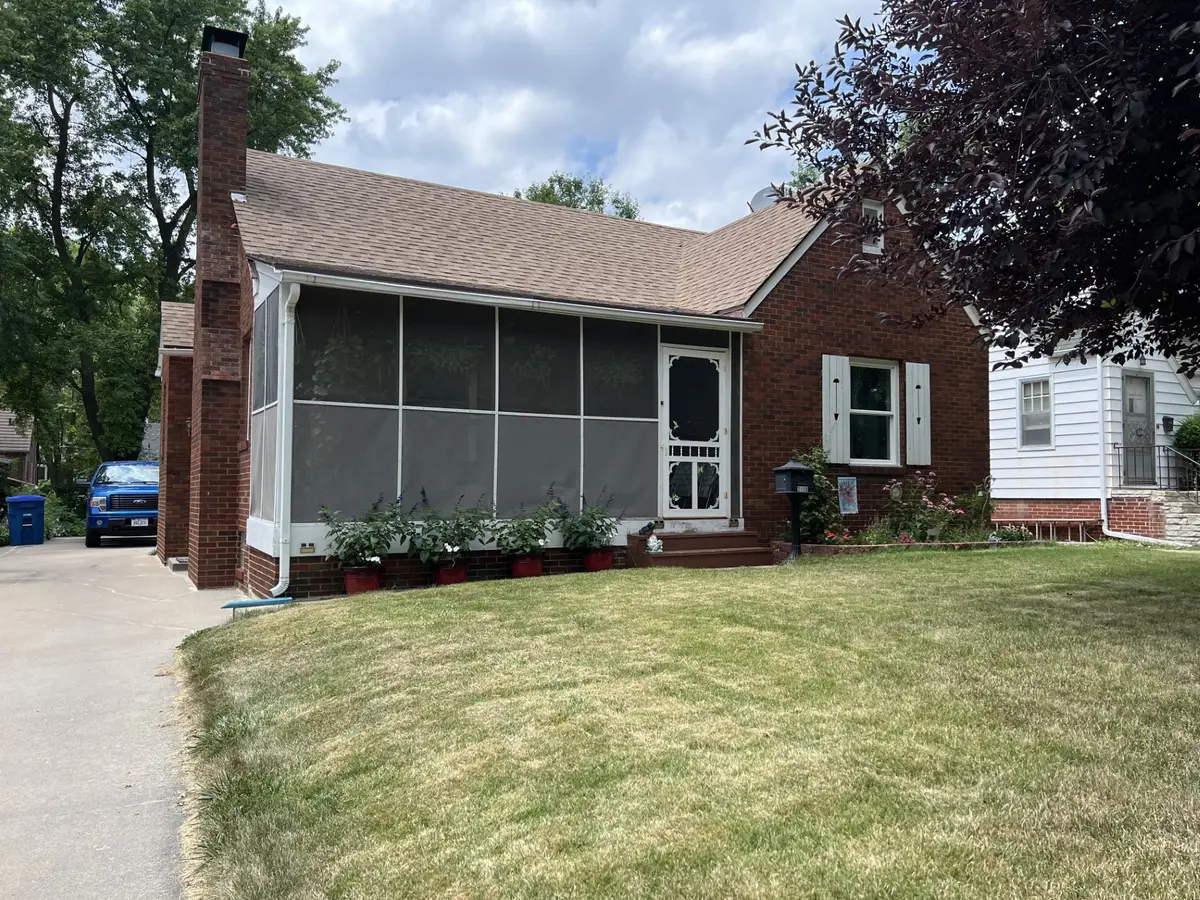 2110 40th Street, Des Moines, IA 50310 - Image #1
