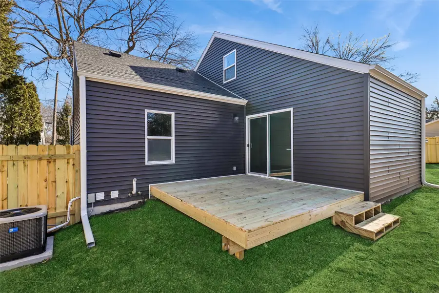 1312 E 25th Court, Des Moines, IA 50317 - Image #2