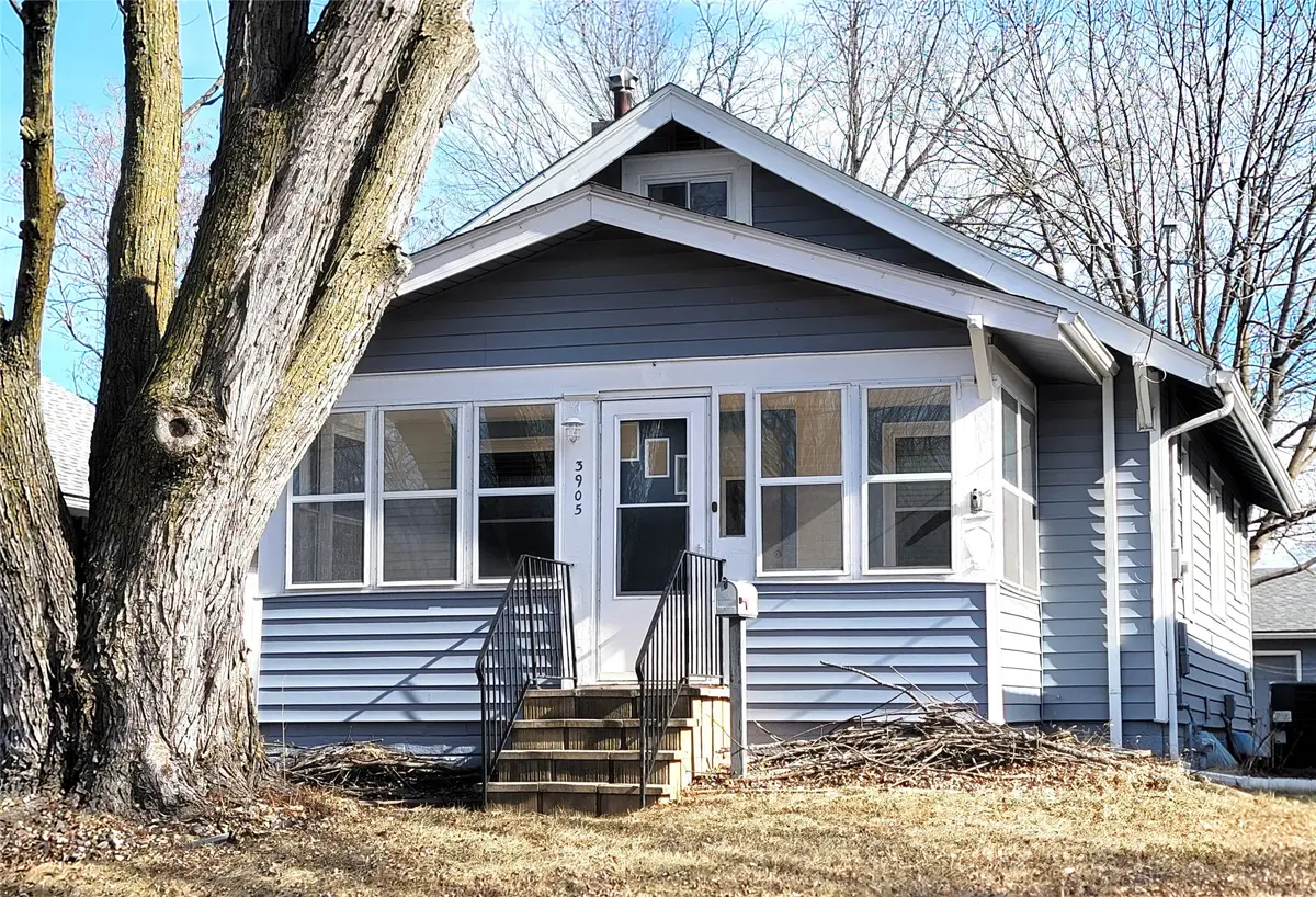 3905 Cambridge Street, Des Moines, IA 50313 - Image #1