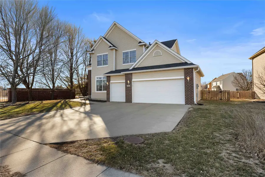 2406 133rd Street, Urbandale, IA 50323 - Image #2