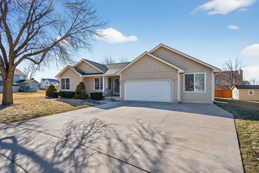 1267 Bentwood Court, Altoona, IA 50009 - Image #2