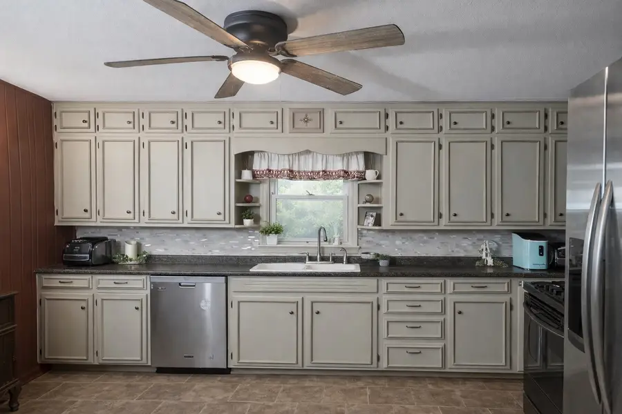 702 S Commerce Street, Monroe, IA 50170 - #3