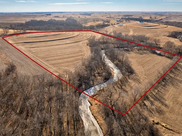 000 170th Street, Earlham, IA 50072