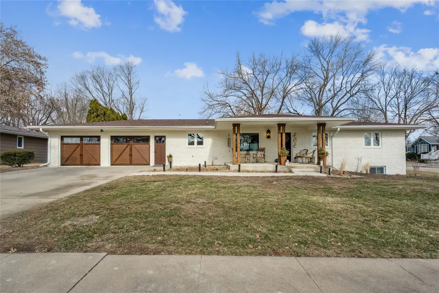 202 Independence Street, Pella, IA 50219 - #2