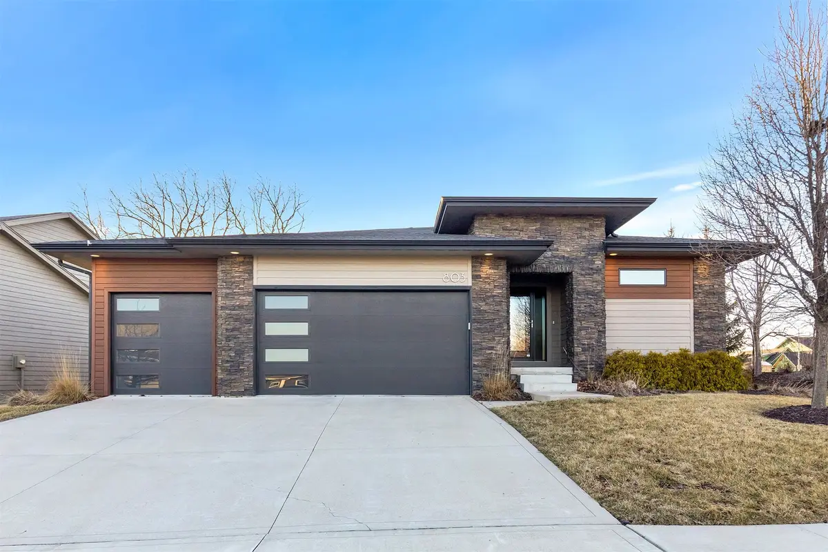 803 S 93rd Street, West Des Moines, IA 50266 - #1