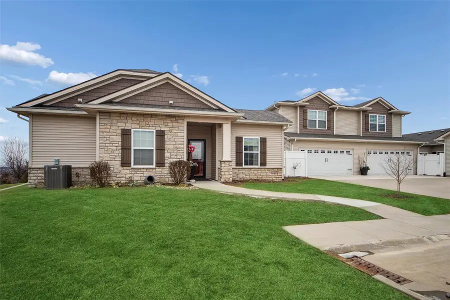 8922 Jean Louise Drive, West Des Moines, IA 50266 - Image #2