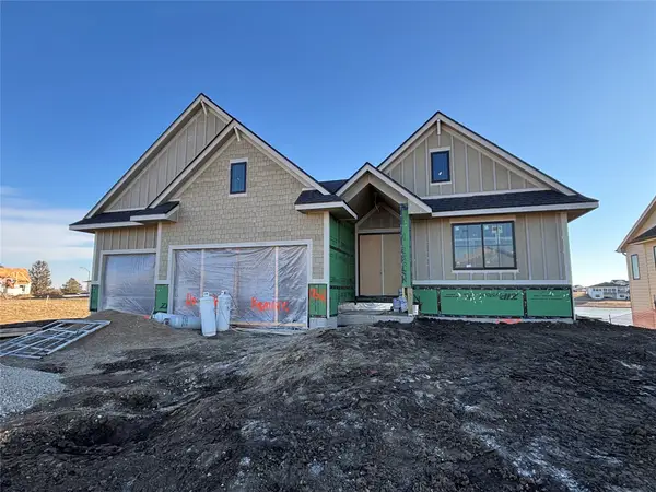 17612 Oakwood Drive, Urbandale, IA 50263