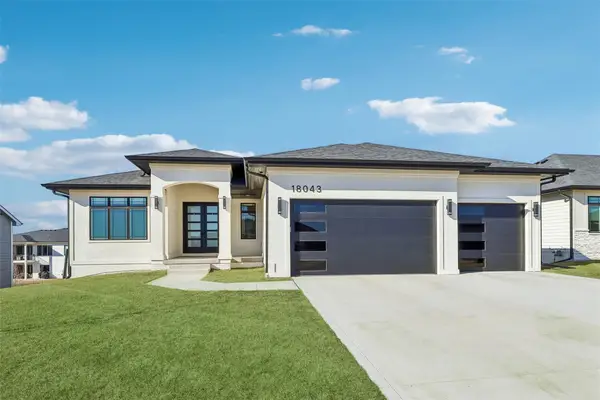 18043 Townsend Drive, Clive, IA 50325