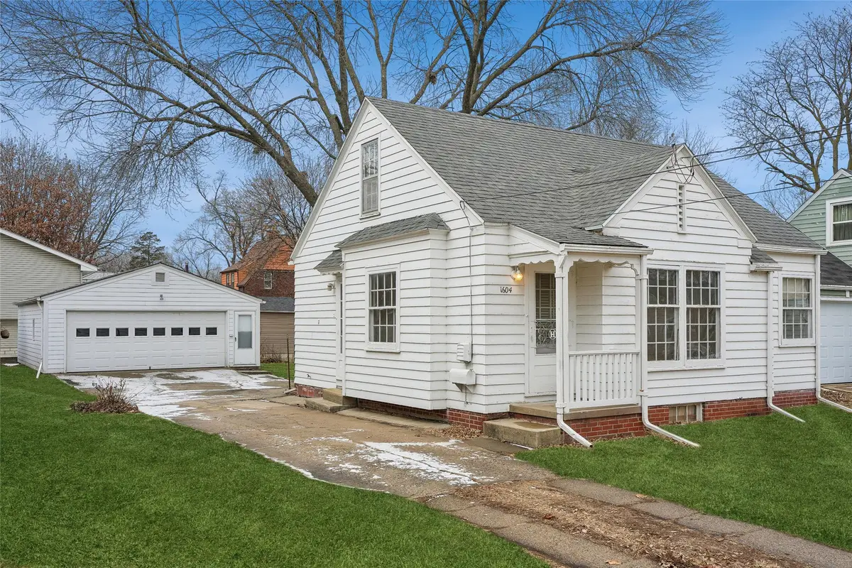 1604 45th Street, Des Moines, IA 50310 - Image #1