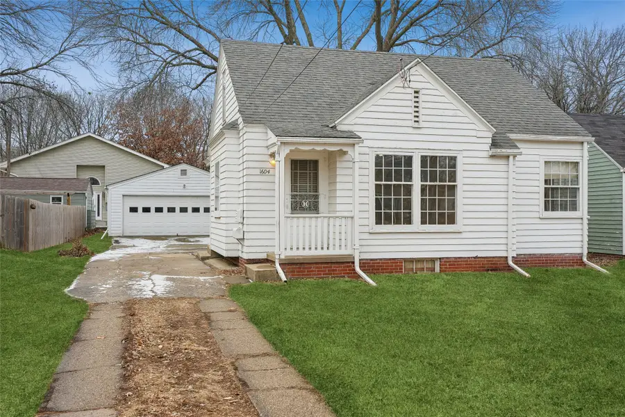 1604 45th Street, Des Moines, IA 50310 - Image #2