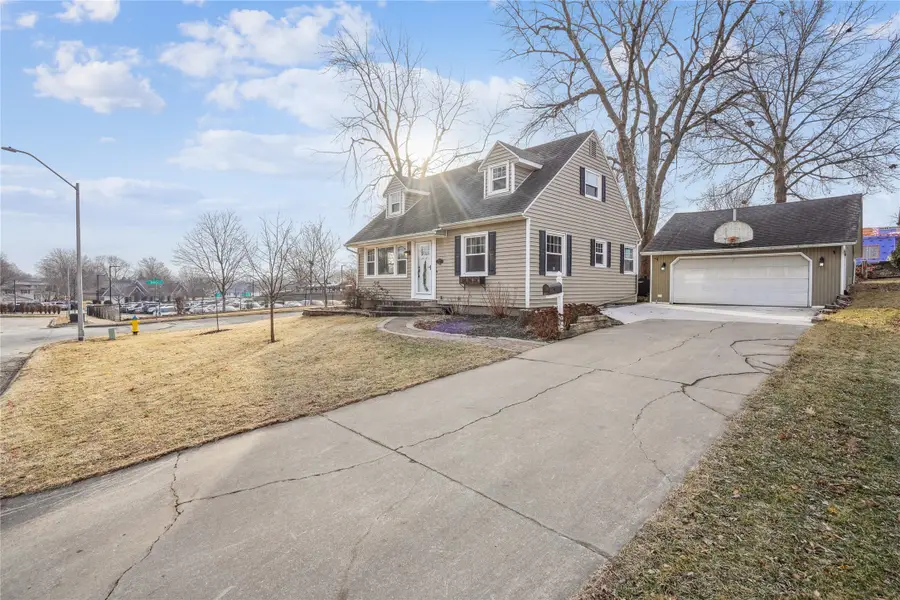 501 Spruce Drive, Pella, IA 50219 - #2