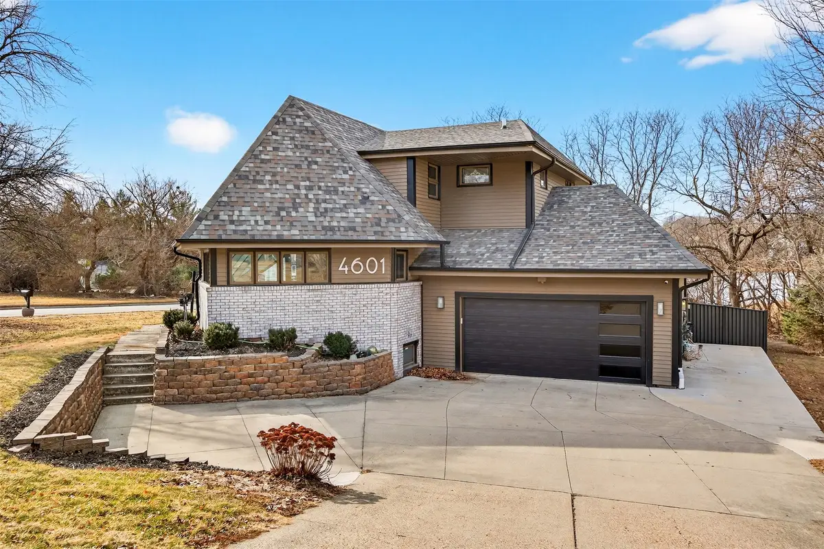 4601 Ashworth Road, West Des Moines, IA 50265 - Image #1