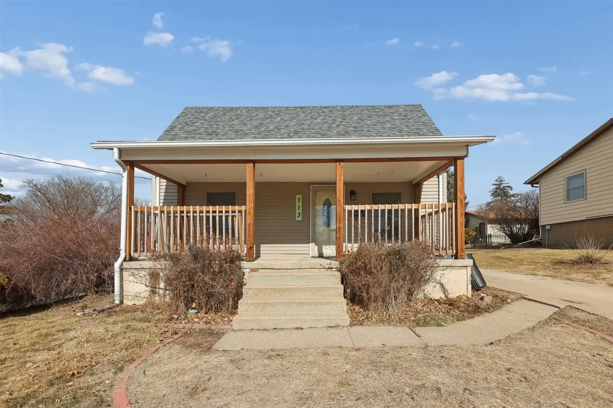 713 W Jefferson Street, Knoxville, IA 50138 - #1