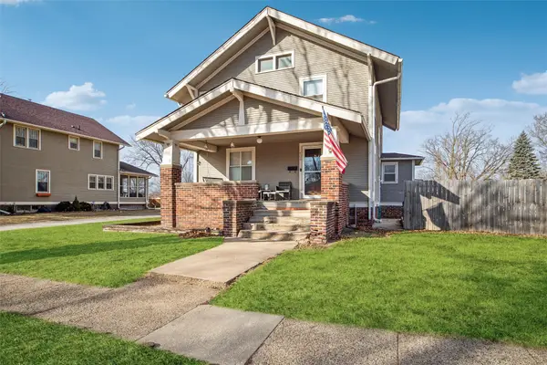 406 E 1st Avenue, Indianola, IA 50125