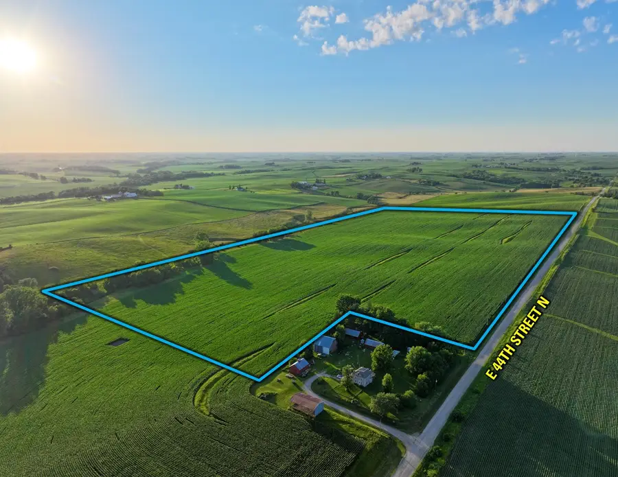 01 East 44th Street N, Newton, IA 50208 - #2