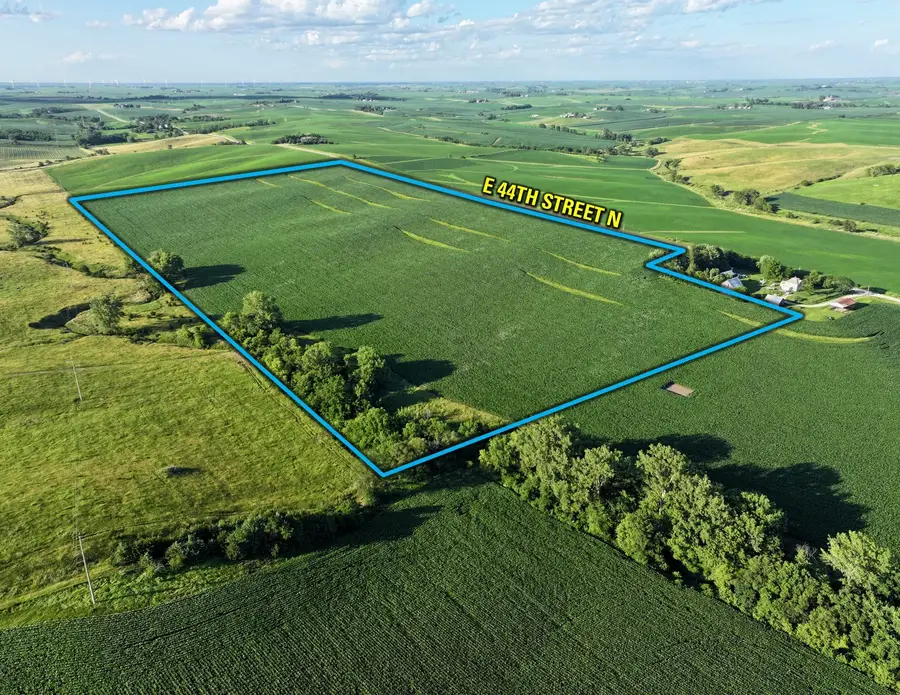 01 East 44th Street N, Newton, IA 50208 - #3