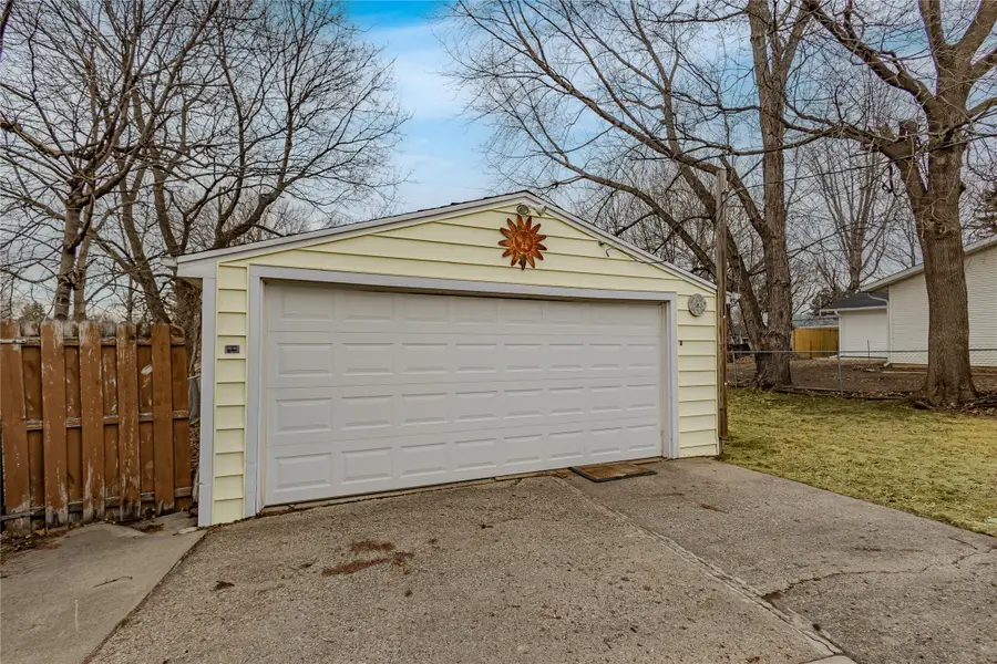 1306 Ridgeway Drive, Newton, IA 50208 - #2