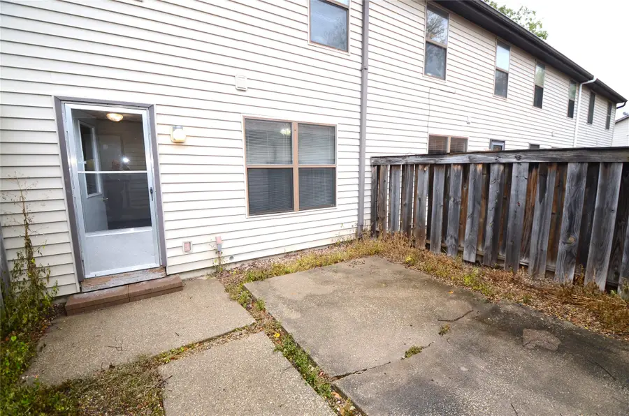 8626 Alpine Drive #D, Urbandale, IA 50322 - #3