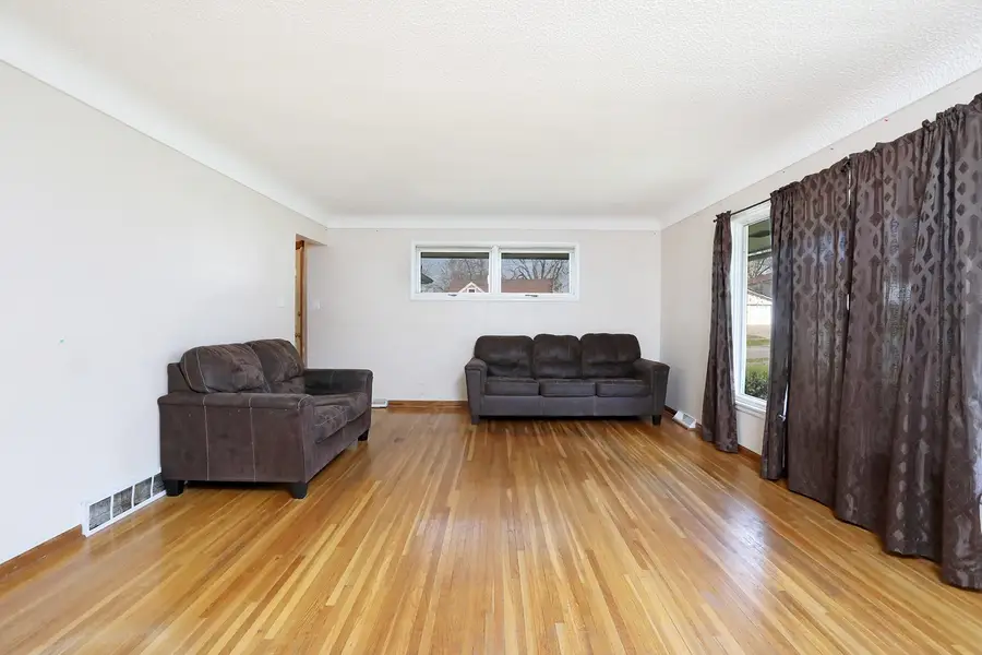 7422 Oak Brook Drive, Urbandale, IA 50322 - #3