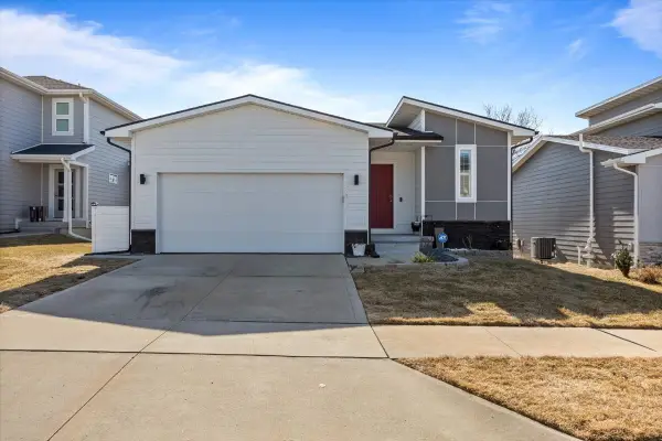 902 NE 14th Street, Grimes, IA 50111