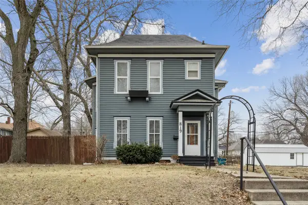 819 High Avenue E, Oskaloosa, IA 52577