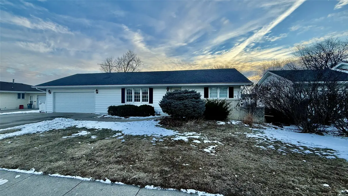 1704 S 3rd Avenue, Marshalltown, IA 50158 - #1
