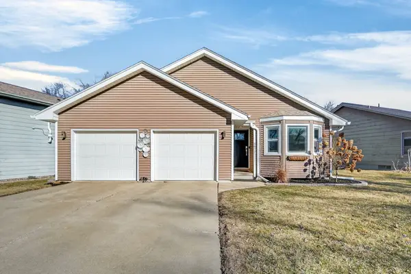3877 92nd Drive, Urbandale, IA 50322