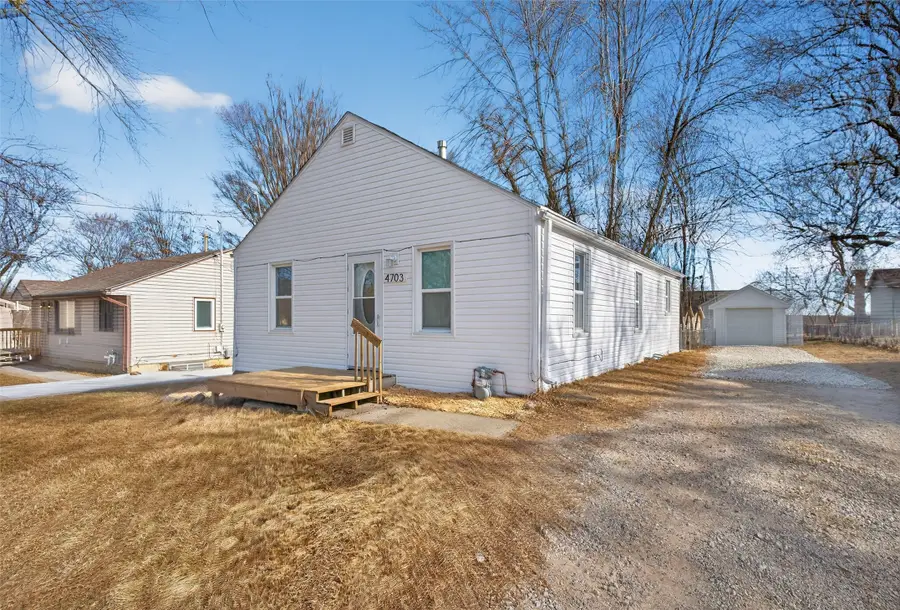 4703 SW 2nd Street, Des Moines, IA 50315 - #2