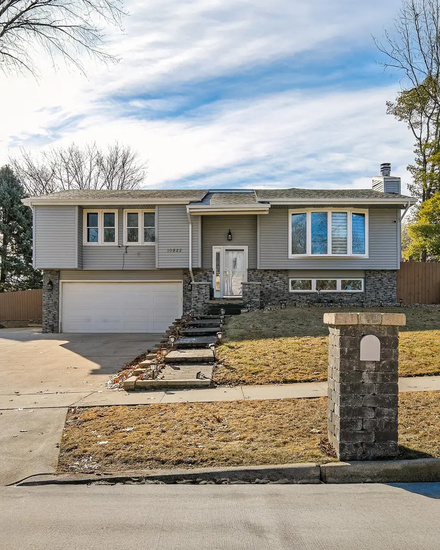 10822 Walnut Ridge Drive, Clive, IA 50325 - #2