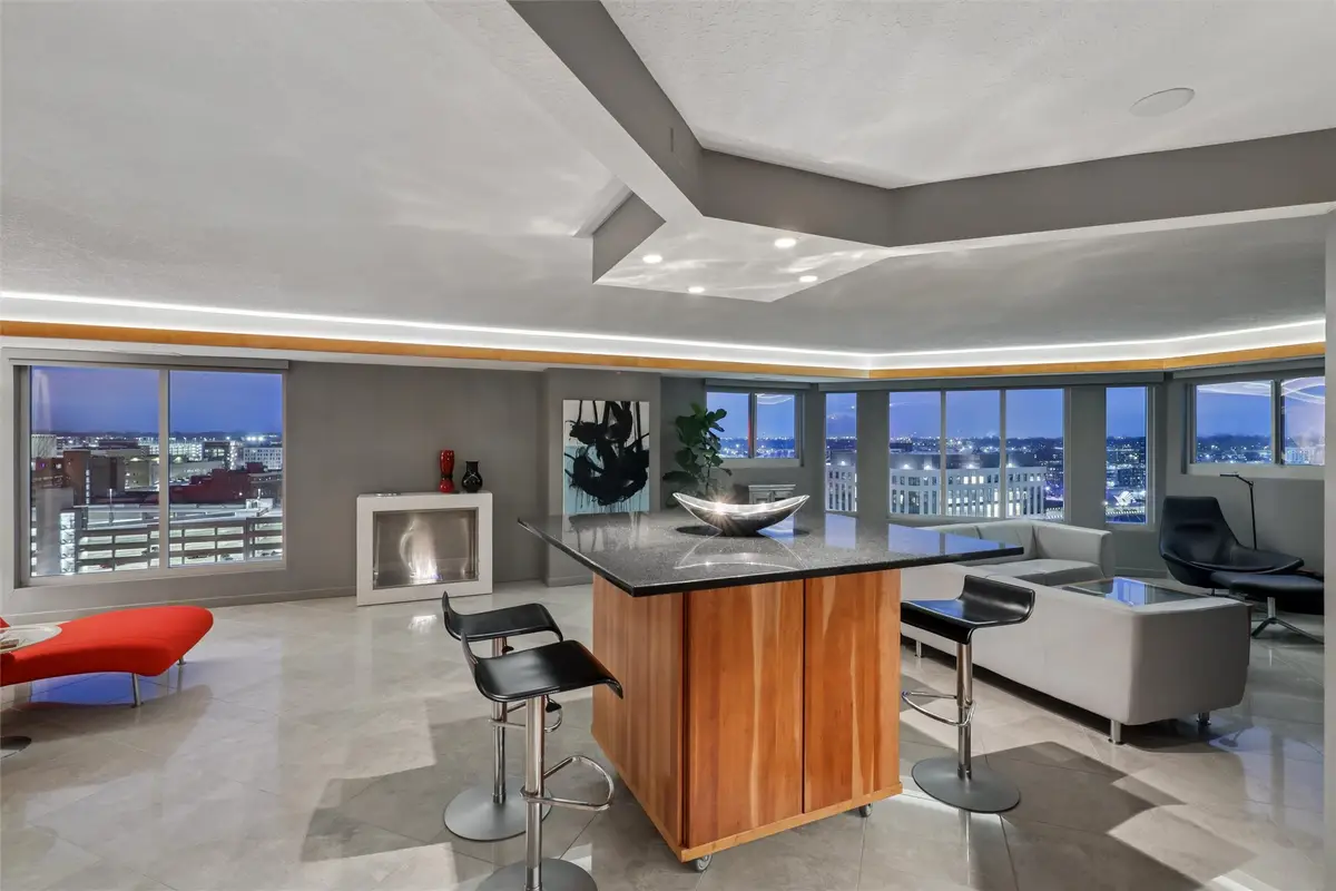 300 Walnut Street #1509, Des Moines, IA 50309 - #1