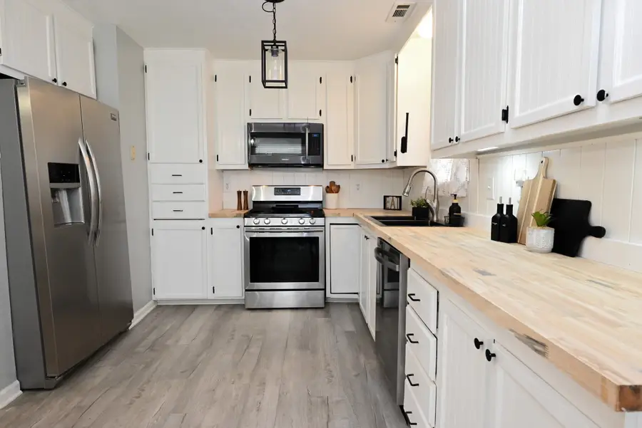 2830 Scott Avenue, Des Moines, IA 50317 - #2