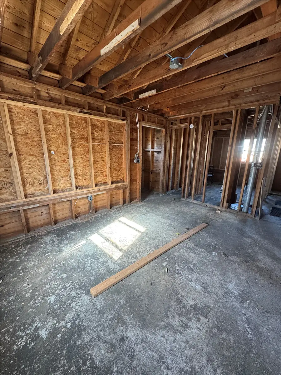 5920 Hickman Road, Des Moines, IA 50322 - #3